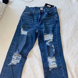 Fashion novas jeans size 3 they run very small.
